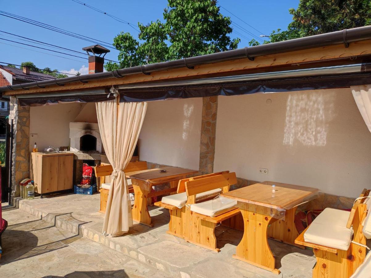 Family Hotel Velevi Velingrad Bagian luar foto