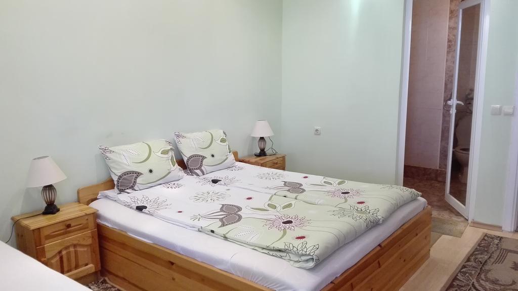 Family Hotel Velevi Velingrad Bagian luar foto