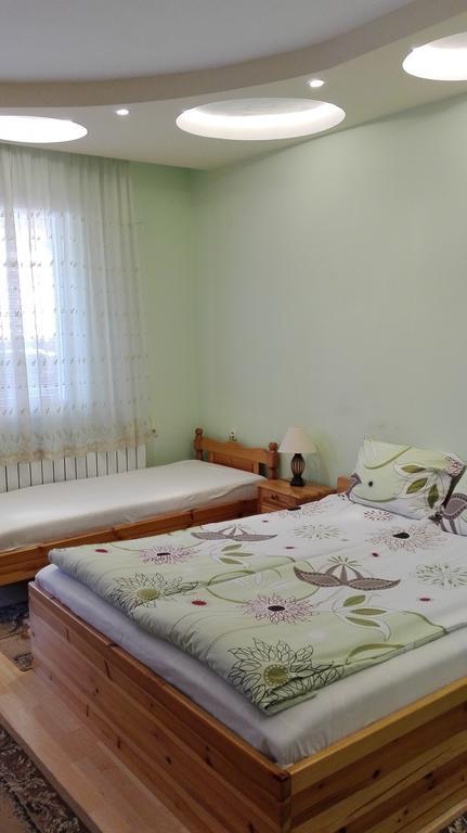 Family Hotel Velevi Velingrad Bagian luar foto